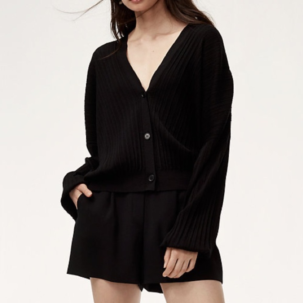 aritzia babaton black cohen shorts size 8